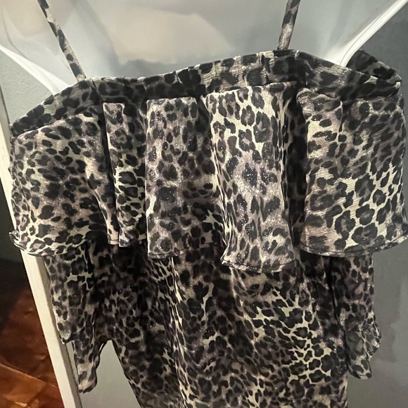 Leopard off shoulder top size small - Picture 6 of 7